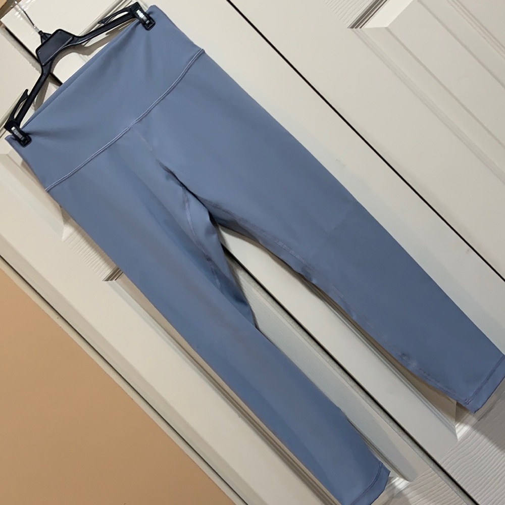 Lululemon Wunder Under size 8 leggings